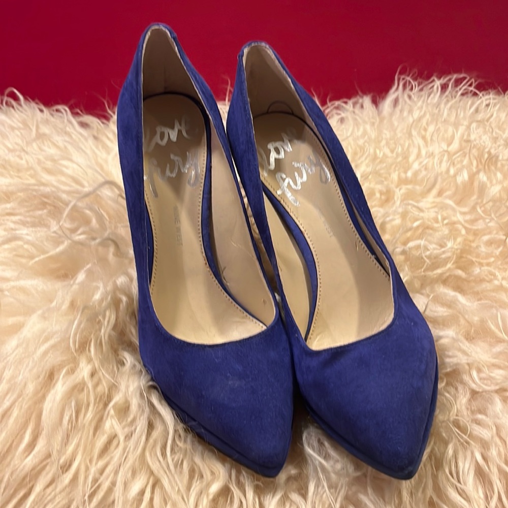 Beautiful cobalt blue pumps by Nine West